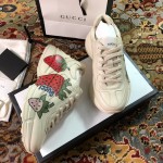 Gucci Rhyton sneaker with Gucci Strawberry 576963