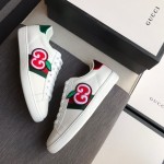 Gucci Ace sneaker with GG apple 611376