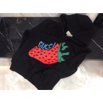 Gucci Sweatshirt with Gucci Strawberry print black 475374