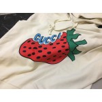 Gucci Sweatshirt with Gucci Strawberry print white 475374