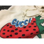 Gucci Sweatshirt with Gucci Strawberry print white 475374