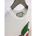 Gucci T-shirt with GG apple print white 580762