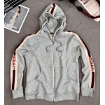 497250 Gucci CHooded zip-up sweatshirt with Gucci stripe ‎grey