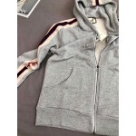 497250 Gucci CHooded zip-up sweatshirt with Gucci stripe ‎grey