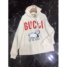 569828 Oversize sweatshirt with Gucci lamb white