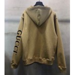 627079 Gucci logo print hooded sweatshirt camel 