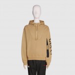 627079 Gucci logo print hooded sweatshirt camel 