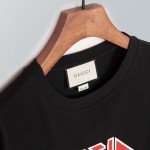 493117 Oversize t-shirt with metal Gucci print