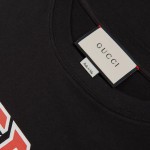 493117 Oversize t-shirt with metal Gucci print