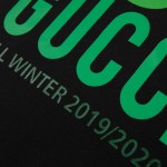 493117 Gucci Manifesto print T-shirt black/green