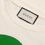 493117 Gucci Manifesto print T-shirt white