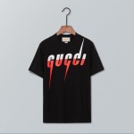 T-shirt with Gucci Blade print 565806 xiazy black