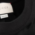 T-shirt with Gucci Blade print 565806 xiazy black