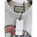 580762 Gucci T-shirt with fawn patch