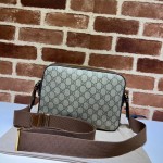 675891 Gucci Messenger bag with Interlocking G