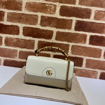 675795 Gucci Diana mini shoulder bag white