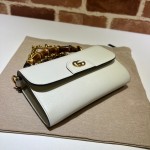 675795 Gucci Diana mini shoulder bag white