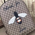 Gucci Bee print GG Supreme backpack 419584