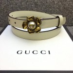 Gucci Leather belt with metal flower 431438