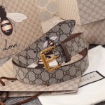 Gucci Bee print GG Supreme 434520