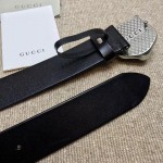 Gucci Leather belt with feline head 451230