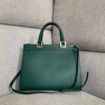 Gucci Zumi grainy leather medium top handle bag in Dark Green