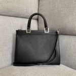 Gucci Zumi grainy leather medium top handle bag in black