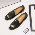 Gucci embroidered bee Leather loafer black 527935