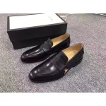 Gucci Leather loafer with Web 450990