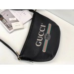 Gucci Print half-moon hobo bag black 523588