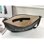 Gucci Print half-moon hobo bag black 523588