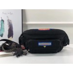 Belt bag with Gucci '80s patch 536842