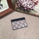 Gucci Bee print GG Supreme card case 451277