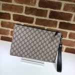 Gucci Bee print GG Supreme pouch beige 473904