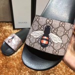 Gucci GG Supreme bee slide sandal mules 456243