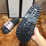 Gucci GG Supreme bee slide sandal mules 456243