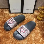 Gucci GG Supreme Angry Cat print sandal 474282