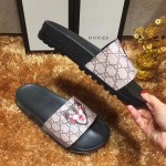 Gucci GG Supreme Angry Cat print sandal 474282