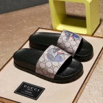 Gucci GG Supreme slide with wolf 500879