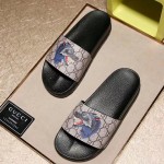 Gucci GG Supreme slide with wolf 500879