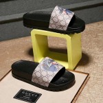 Gucci GG Supreme slide with wolf 500879