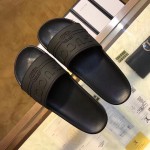 Gucci logo rubber slide sandal 522887