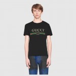 Gucci Washed t-shirt with Gucci print black 440103