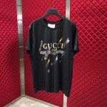  Gucci Oversize T-shirt with Gucci logo and shooting stars 492347