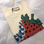 Gucci strawberry tshirt 539081