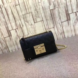 Padlock Gucci Signature shoulder bag black 409487