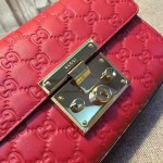 Padlock Gucci Signature shoulder bag red 409487