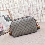 Gucci GG Supreme messenger bag 476466