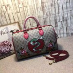 Gucci Limited Edition GG Supreme top handle bag