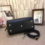 Gucci Signature top handle bag black 453573